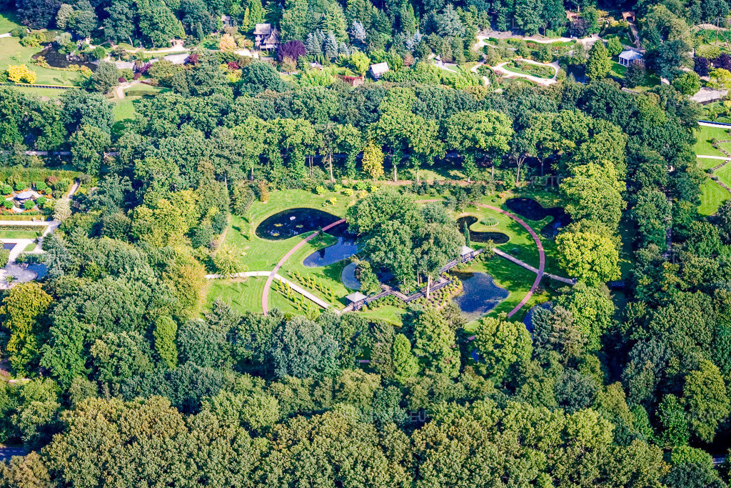 Vue aérienne: Bâtiments et installations du parc du château fortifié Kasteeltuinen Arcen à Arcen dans le département Limbourg, Pays-Bas. Photo: IMG_12949.jpg prise le 31/08/2008 par Werner Riehm/FLY-FOTO.euRésolution de l'original: 3456 x 2304 px
