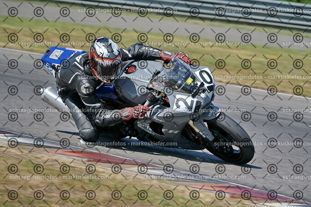 25bt04-0369 | markuskiefer.com - Realisiert mit Pictrs.com