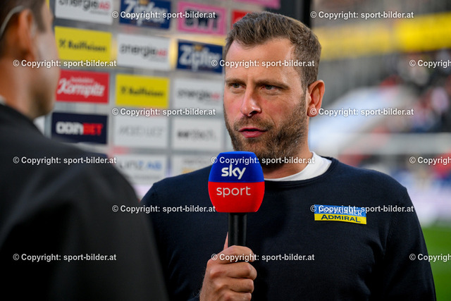 AUT, Admiral Bundesliga, LASK Linz vs SK Sturm Graz | 01.08.2025, Raiffeisen Arena Linz, AUT, Admiral Bundesliga, LASK Linz vs SK Sturm Graz, im Bild Juergen Saeuml, Trainer SK Sturm Graz waehrend des TV Interview
