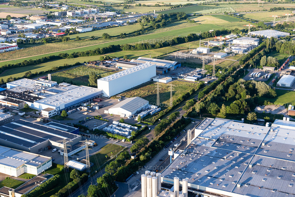 Luftbild: Verzinkerei in Bruchsal im Bundesland Baden-Württemberg in Deutschland. Foto: IMG_115284.jpg vom 13.06.2019 durch Werner Riehm/FLY-FOTO.de
