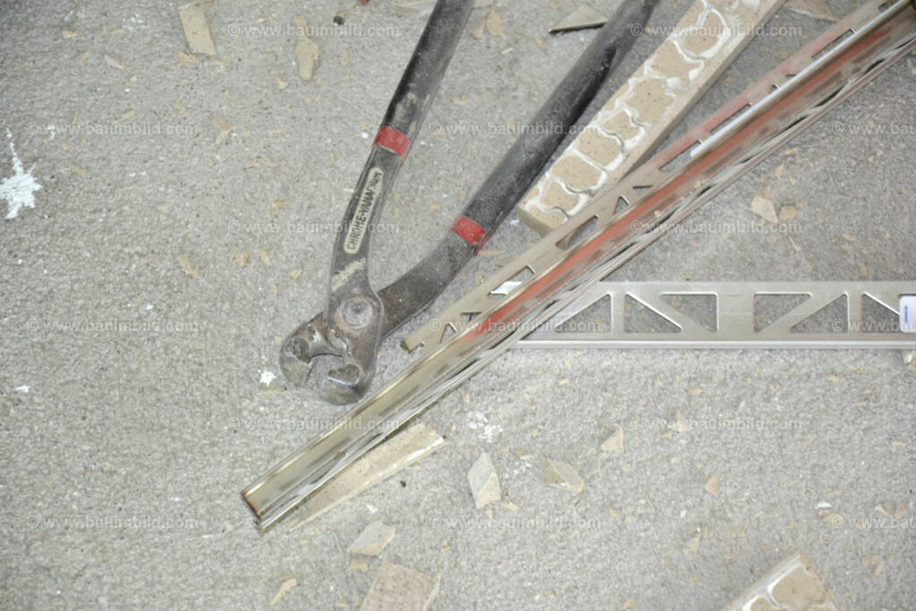 bib-lg21-fliesenlegerarbeiten-0014 | Nach LV-Leistungsgruppen sortierte Detailfotos über den Bau eines Hauses. Alle Hausbau-Bilder direkt vom Urheber und Autor der Website Haus-Selber-Bauen.com