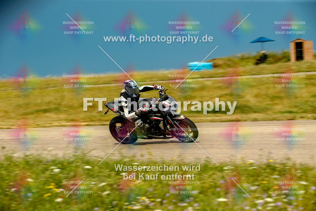 Chambley Juli-0653 | Hier findet Ihr Bilder von Touristenfahrten auf der Nürburgring Nordschleife oder von anderen Veranstaltungen die ich besucht habe. Viel Spass beim Durch Schauen 