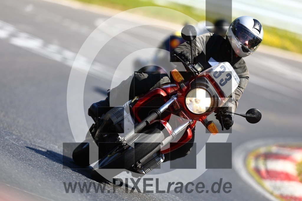 0331-20240729_01822 | Schöne Erinnerungen an spannende Momente - das festzuhalten ist unser Job. PIXELrace.de ist seit 2003 auf den Rennstrecken Europas unterwegs um die Action draußen beim Fahren und die wunderbare Stimmung imm Fahrerlager für euch einzufangen.