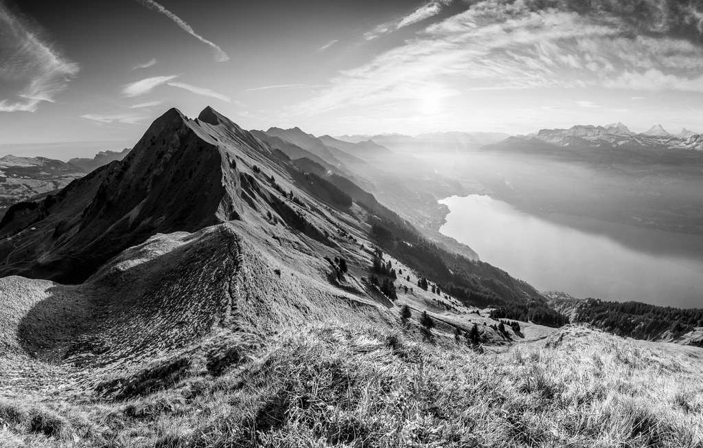 Panoramic view over Lake Brienz | panoramic view over Brienz and Lake Brienz seen from the Allgäu Lücke, Berner Oberland - Realisiert mit Pictrs.com