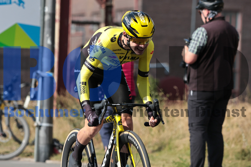 SES_DEUTOU20250820-25 | bond - Realisiert mit Pictrs.com