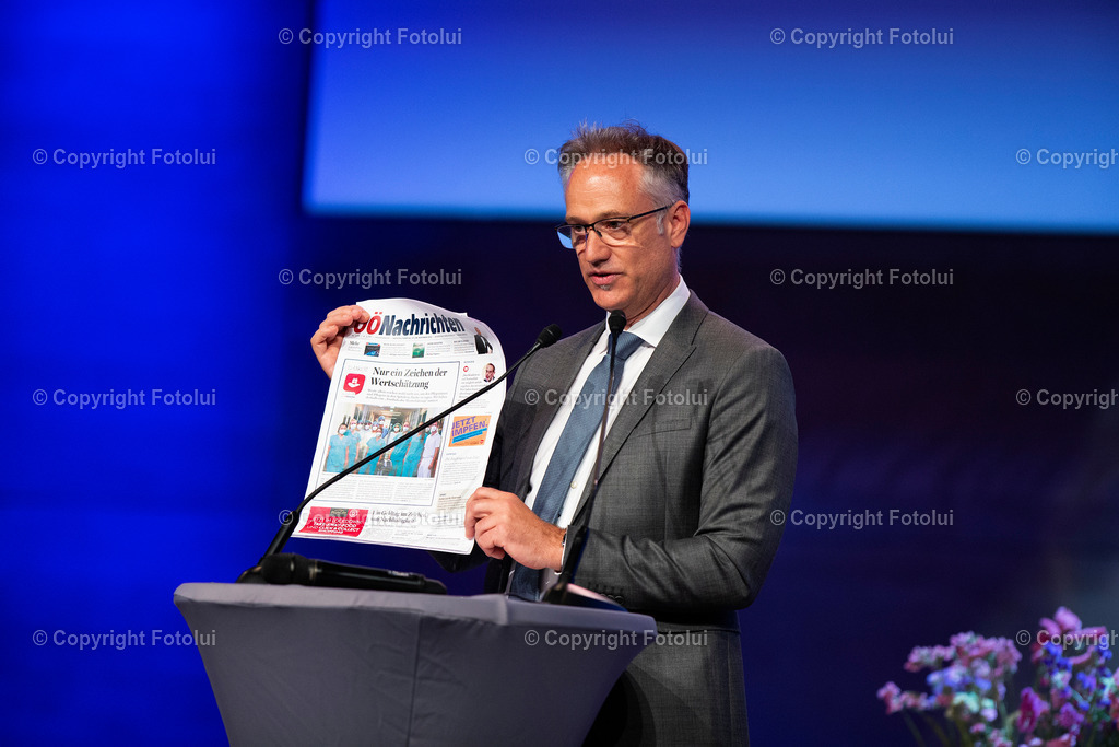 OBERBANK_49 | EIN DANK AN DIE PFLEGEKRAEFTE KABARETT MIT KLAUS ECKEL 02.06.2022 OBERBANK DONAU-FORUM LINZ IM BILD: THOMAS ARNOLDNER FOTO:FOTOLUI/OBERBANK