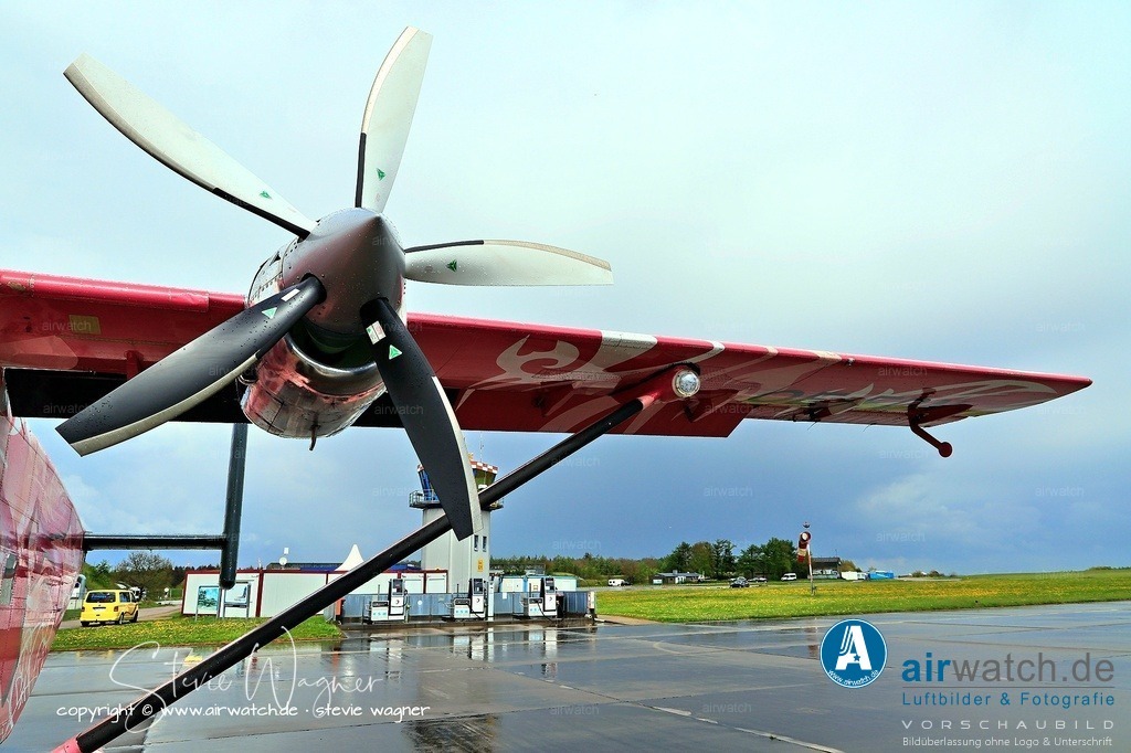 Flying Shoebox - Short S.C.7 Skyvan auf dem Flugplatz Husum-Schwesing | Entdecken Sie atemberaubende Luftbilder und Fotografien auf airwatch.de - Tauchen Sie ein in eine Welt voller faszinierender Aufnahmen aus der Vogelperspektive.