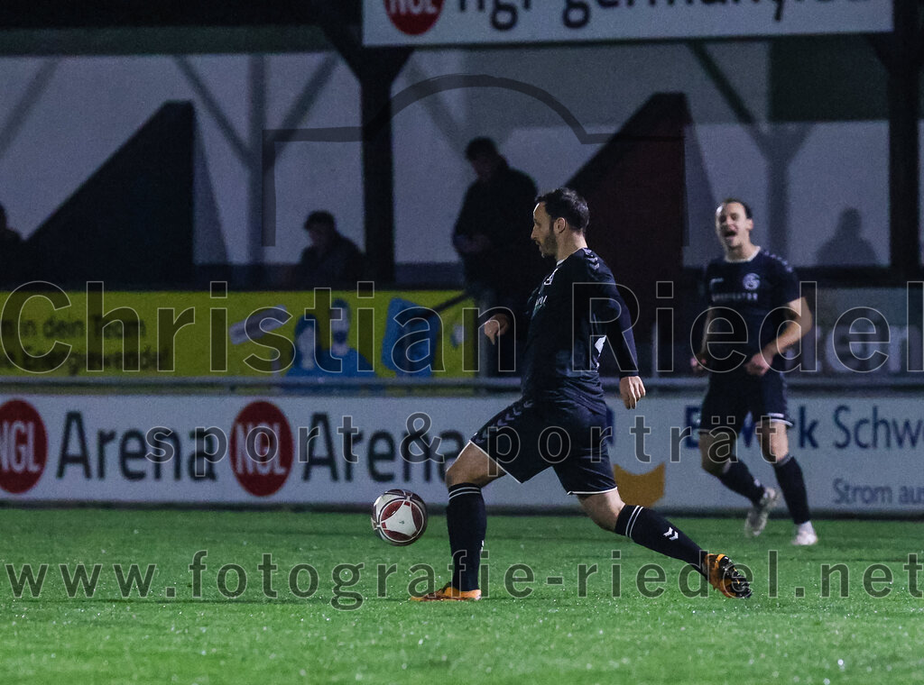 2024-03-15_017_FC_Schwaig_gegen_1_FC_Garmisch-Partenkirchen | Oberding, Deutschland, 15.03.2024:
Fußball, Landesliga Südost 2023 / 2024, 25. Spieltag, FC Schwaig gegen 1. FC Garmisch-Partenkirchen, Endergebnis: 4:0

Nils Ehret (FC Schwaig, #25)

Foto: Christian Riedel / fotografie-riedel.net