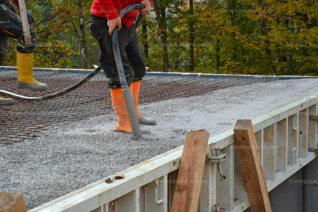 bib-lg04-betonarbeiten-0324 | Nach LV-Leistungsgruppen sortierte Detailfotos über den Bau eines Hauses. Alle Hausbau-Bilder direkt vom Urheber und Autor der Website Haus-Selber-Bauen.com