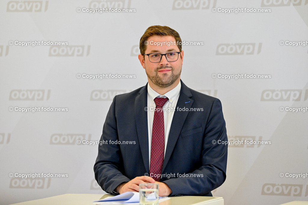Pressekonferenz OeVP Oberoesterreich_ OOeVP-Kandidatenteam für die Nationalratswahl 2024_ 01.07.2024-38 | 01.07.2024, Linz, AUT, Pressekonferenz OeVP Oberoesterreich, OOeVP-Kandidatenteam für die Nationalratswahl - Stark fuer Oberoesterreichs Interessen, im Bild Florian Hiegelsberger (VP, Parteimanager OoeVP)
