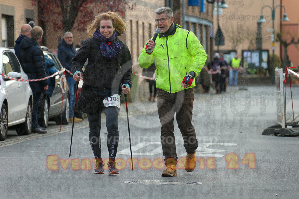 221127_1146_EX1_1777 | Sportfotografie im Rhein-Sieg Kreis, Köln, Bonn, NRW, Rheinland Pfalz, Hessen, etc. Unser Tätigkeitsfeld umfasst den Laufsport vom Volkslauf über den Marathon, Duathlon, Triathon bis zum Ultralauf wie Kölnpfad Ultra oder Schindertrail.