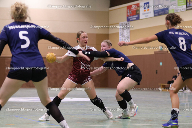Handball I Juniorinnen I Saison 2026-2027 I Oberliga Schleswig-Holstein I 3. Spieltag I HSG Kalkberg 06 - TSV Bargteheide 082 | v.l. Nia Sophie Ortlepp (86, TSV Bargteheide), Ida Marit Zickermann (9, HSG Kalkberg 06) - Realisiert mit Pictrs.com