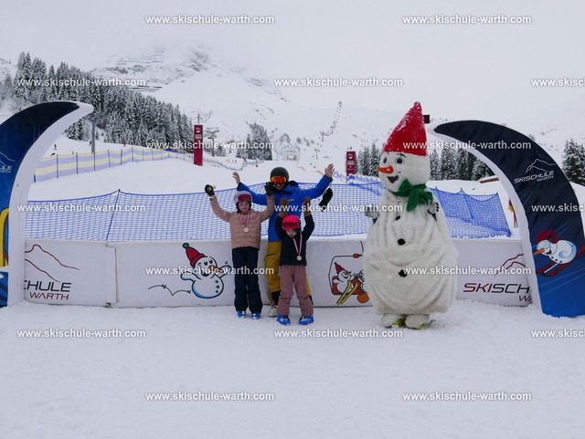 Gruppe Benedikt | Photos von der Skischule Warth - Realisiert mit Pictrs.com