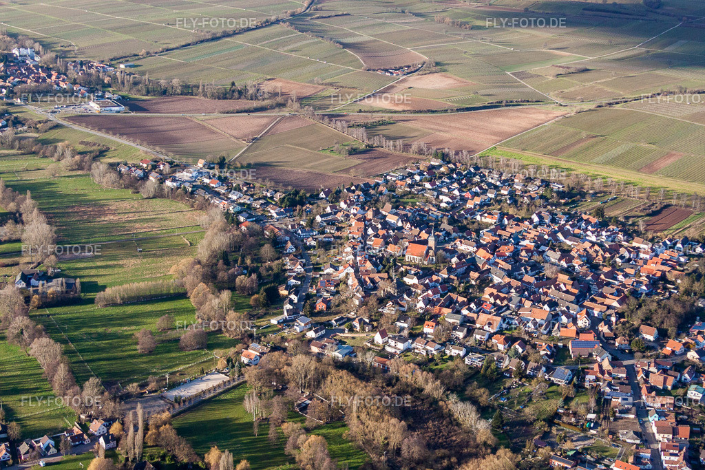 Ortsansicht der Straßen und Häuser der Wohngebiete | Luftbild: Ortsansicht der Straßen und Häuser der Wohngebiete im Ortsteil Ingenheim in Billigheim-Ingenheim im Bundesland Rheinland-Pfalz in Deutschland. Foto: IMG_61869.jpg vom 28.01.2014 durch Werner Riehm/FLY-FOTO.de - Realisiert mit Pictrs.com
