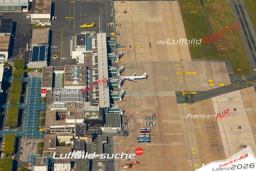Das Luftbild zeigt : Flughafen Nürnberg - Die Luftaufnahme wurde 2024 vom UL-Flugzeug aus erstellt ( keine Drohne ) - Hochauflösende Luftaufnahme - Für grossformatige Ausdrucke geeignet. Die Geschenkidee !Mit Lizenz und Bildrechte bestellbar
