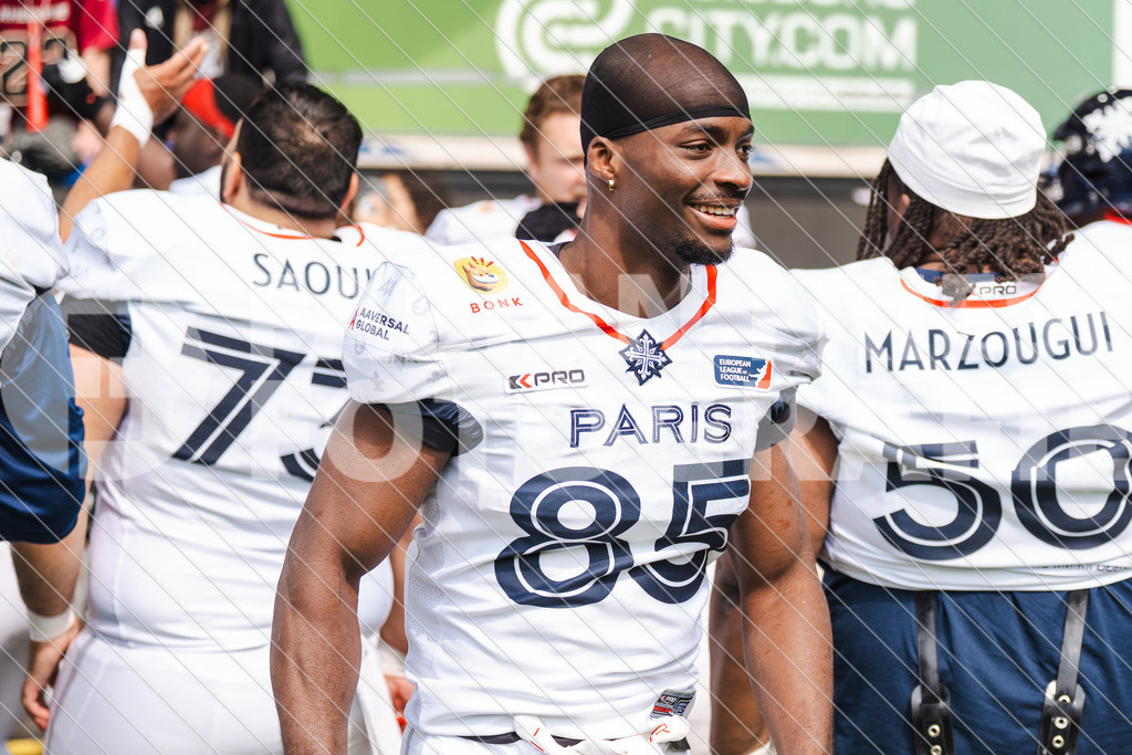 GER Rhein Fire vs. Paris Musketeers, Football, European League of Football, Spieltag 4, Saison 2025, 08.06.2025 | GER Rhein Fire vs. Paris Musketeers, Football, European League of Football, Spieltag 4, Saison 2025, 08.06.2025Foto: Fabian Friese - Realisiert mit Pictrs.com