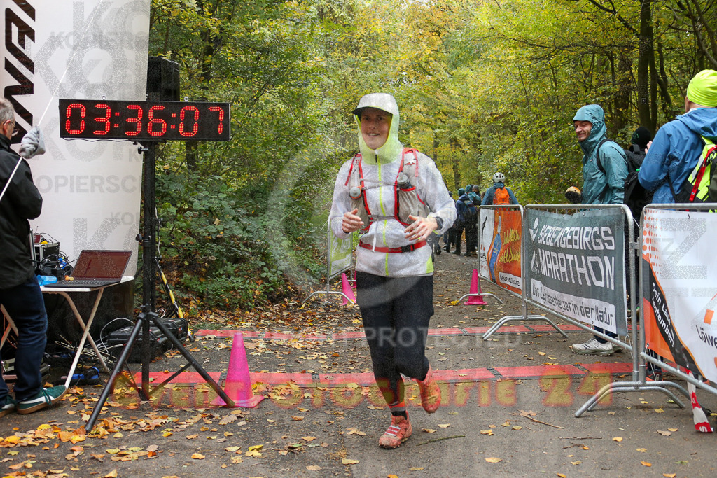 251026_1337_EX1_3783 | Sportfotografie im Rhein-Sieg Kreis, Köln, Bonn, NRW, Rheinland Pfalz, Hessen, etc. Unser Tätigkeitsfeld umfasst den Laufsport vom Volkslauf über den Marathon, Duathlon, Triathon bis zum Ultralauf wie Kölnpfad Ultra oder Schindertrail.