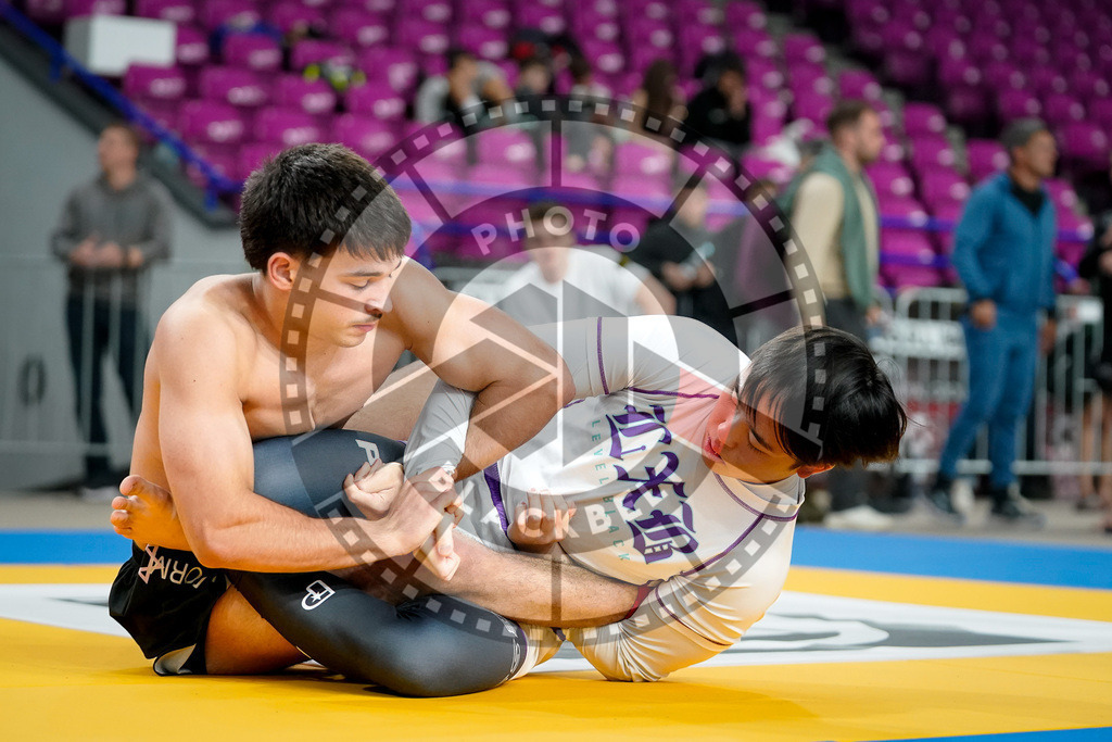20250518PBB1516 | Athletes compete during the second day of the ADCC Amateur World Championship on May 18, 2025 in Warsaw, Poland. © Chiara Dazi / photoblackbelt