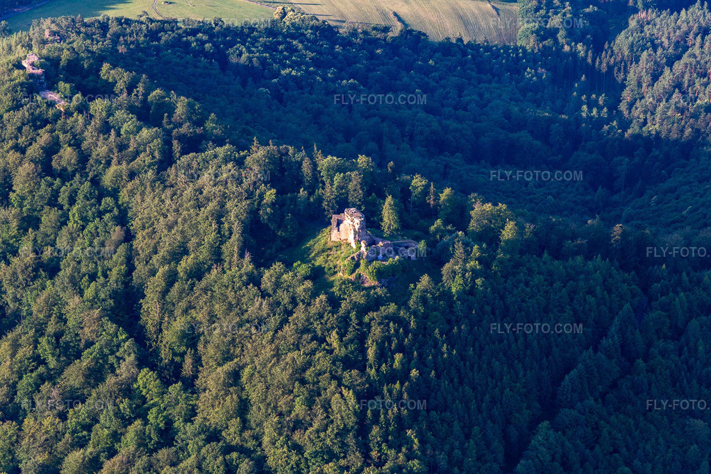 Aerial view: Chateau de Hohenburg in Wingen in the state Bas-Rhin, France. – Photo: IMG_120943.jpg taken on 06/26/2020 by Werner Riehm/FLY-FOTO.com – Resolution of the original: 5472 x 3648 px