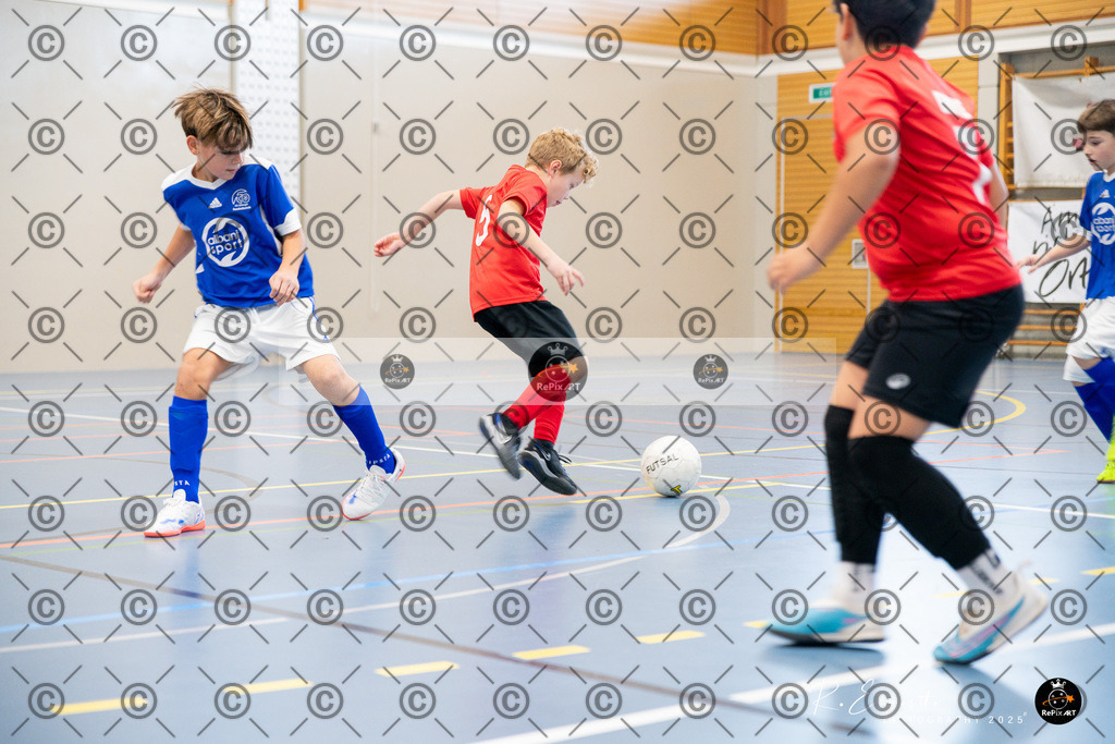 20251123_FCR-Hallenturnier-F2_1_019-66 | Sport und Naturfotografie von Roberto Esposito zeigt echte Momente Bewegung und die Schönheit der Natur. Ausdrucksstarke Bilder schaffen Emotionen.