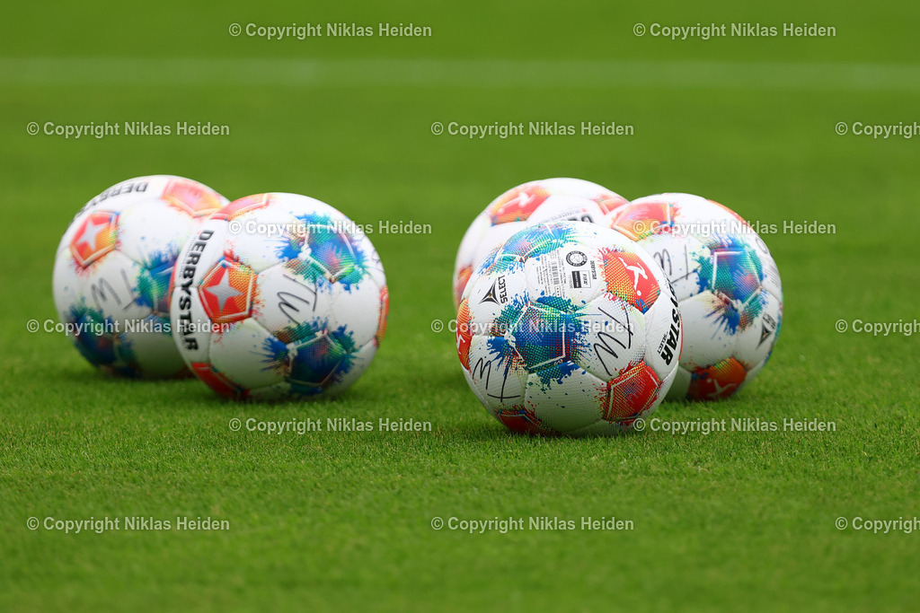 NH_HamburgerSV_Training_21072025 | Spielball beim Training des Hamburger SV.Fußball I Herren I Training I Saison 2025-2026 I Hamburger SV I 20.07.2025 I Trainingsplätze Volksparkstadion