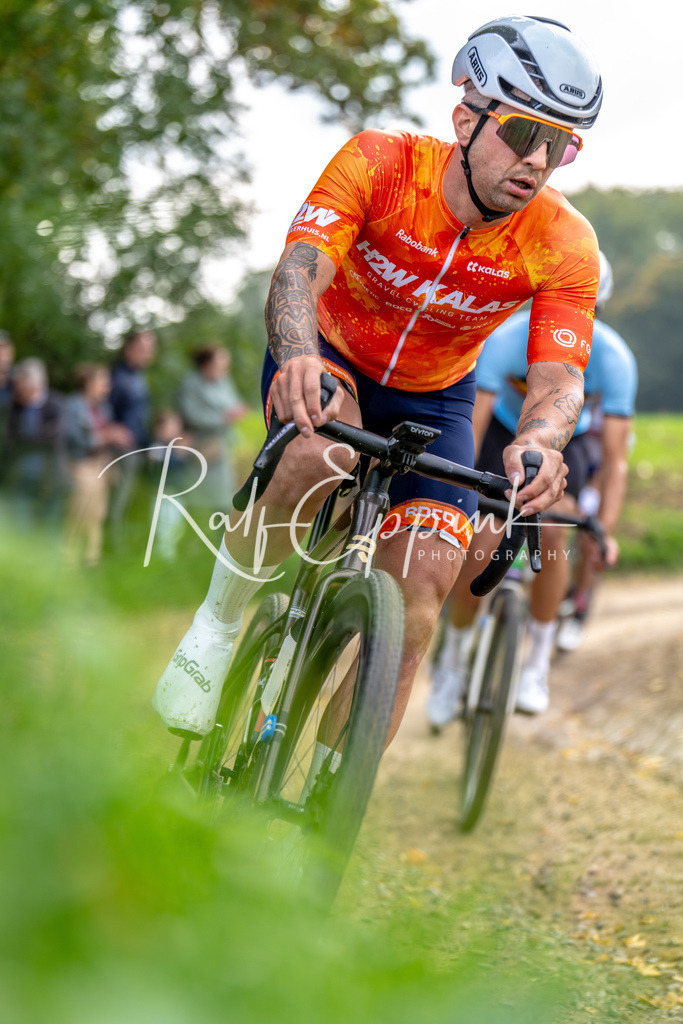 Ralf Eppink Photography 20251012_DSC03541 | Sportfotografie, Eventfotografie, Porträtfotografie, Radsport Fotograf, Triathlon Fotograf, Düsseldorf Fotograf, Köln Fotograf, Actionfotografie, Teamfotografie, Peoplefotografie, Business Portraits, Veranstaltungsfotografie, Reportagefotografie - Realisiert mit Pictrs.com