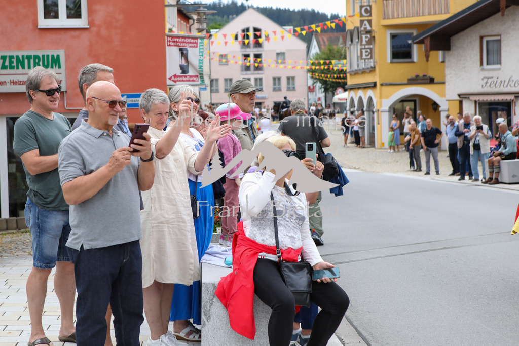 OE7A1535 | die Festeröffnung in Zwiesel mit prominentem Besuch, Ministerpräsident Markus Söder sowie Minister Hubert Aiwanger.