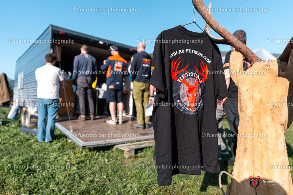 fuernholzer_250501-C1-6 | Fotografische Impressionen von der Red Stag Enduro Extreme by fuernholzer-photography.com. Endurosport in Österreich fotografisch festgehalten von fuernholzer. Auftragsfotografie für Private, Gewerbefotos und Industriefotografie. Eventfotografie, Sportfotografie und Motorsportfotografie. Anbieter von Fotoworkshops, Fototraining, fotografischen Vorträgen und Fotoseminaren.