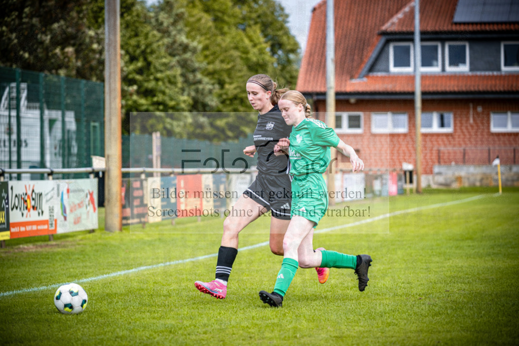 SG Bohmte/Ostercappeln/Schwagstorf - SG Hollenstede / Schwagstorf | Fr.-BZL Weser-Ems Süd · 1. Damen - SG Hollenstede / Schwagstorf · Sportplatz - Realisiert mit Pictrs.com
