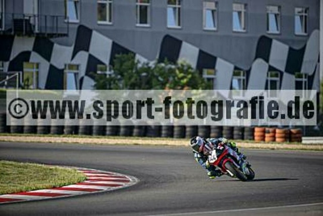 pube2485 | Professionelle Fotos von Sportveranstaltungen, aber auch Hochzeiten und anderen Events. - Realisiert mit Pictrs.com