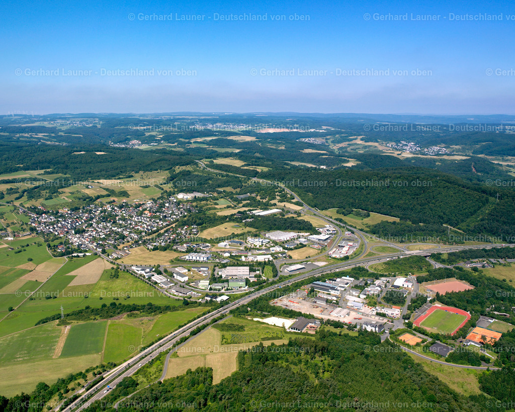 2610467 | HöRBACH 09.06.2006 Industrie- und Gewerbegebiet  in Hörbach im Bundesland Hessen, Deutschland // Industrial and commercial area  in Hörbach in the state Hesse, Germany Foto: Gerhard Launer