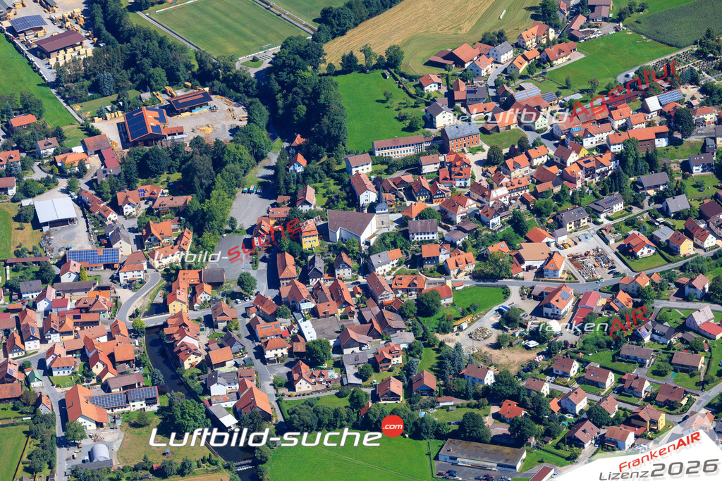 Die Luftaufnahme Friesen - Kronach wurde vom UL-Flugzeug (keine Drohne) aus fotografiert.Hohe Druck- Auflösung-die Geschenkidee!