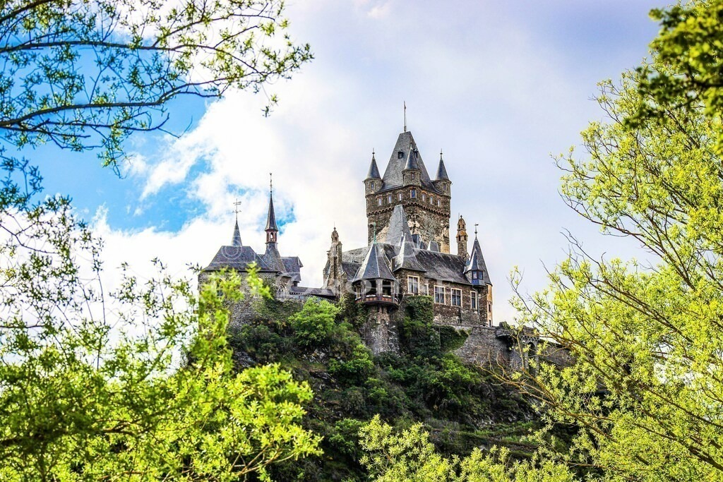 Reichsburg Cochem-3 | Das Wahrzeichen der Moselstadt Cochem an der Mosel, die Reichsburg. - Realisiert mit Pictrs.com