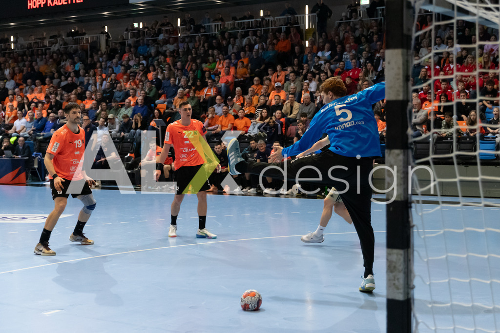 Handball I Herren I Saison 2025-2026 I EHF EUROPEAN LEAGUE 2025/26 | Men I Main Round I 2. Spieltag I Kadetten Schaffhausen - TSV Hannover-Burgdorf I 24.02.2026 | 17 August Baskar Pedersen (NO) (TSV Hannover-Burgdorf) – Flügel links - Realisiert mit Pictrs.com