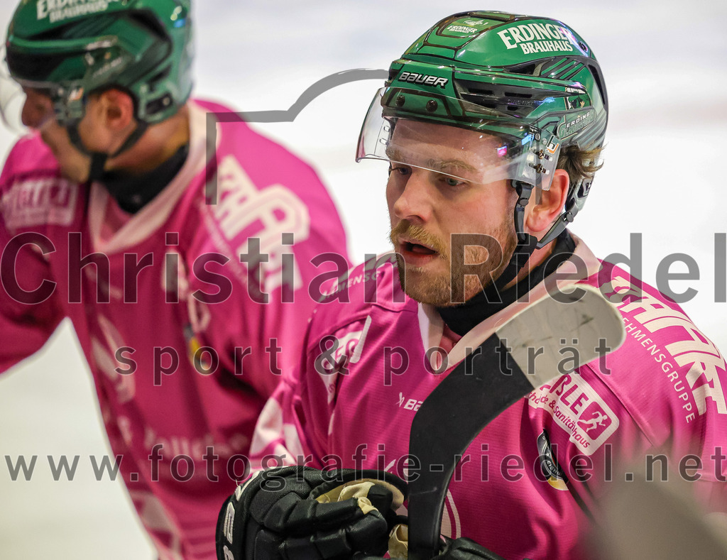 2025-10-28_122_TSV_Erding_gegen_Toelzer_Loewen | Erding, Deutschland, 28.10.2025:Eishockey, Oberliga Süd 2025 / 2026, 13. Spieltag, TSV Erding gegen Tölzer Löwen, Endergebnis: 2:5Grady Hobbs (Erding Gladiators, #22)Foto: Christian Riedel / fotografie-riedel.net