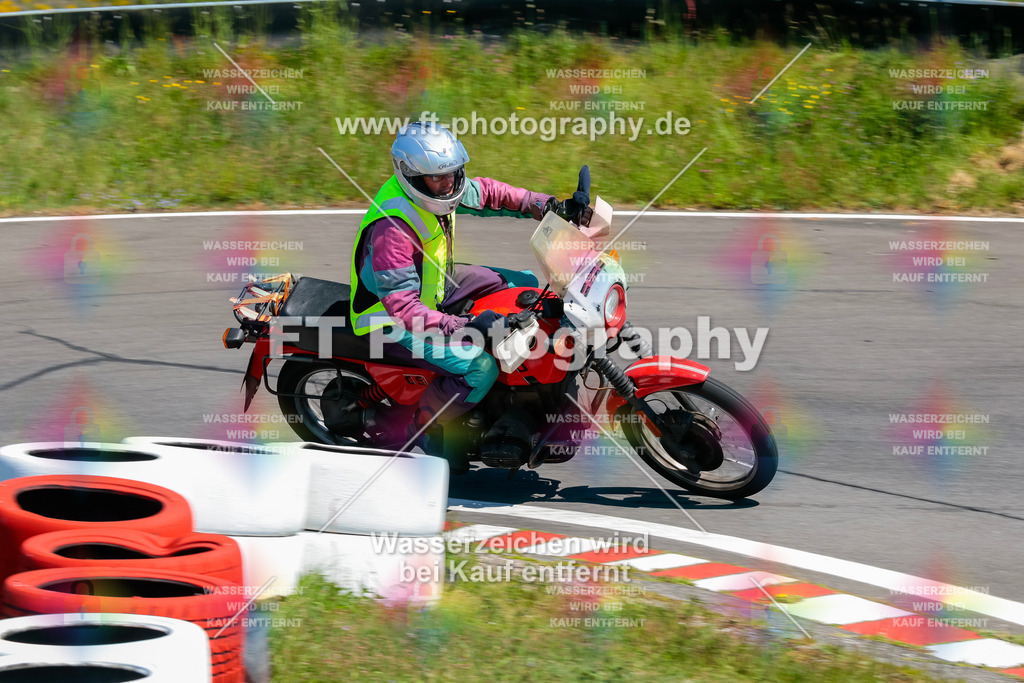 Moto-TeamOBK-22346 | Hier findet Ihr Bilder von Touristenfahrten auf der Nürburgring Nordschleife oder von anderen Veranstaltungen die ich besucht habe. Viel Spass beim Durch Schauen 