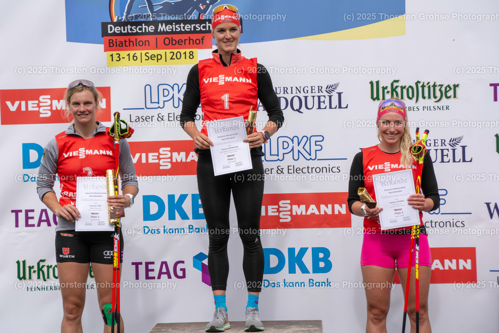 Deutsche Meisterschaften Biathlon | Deutsche Meisterschaften Biathlon, Speziallanglauf Frauen am 14.09.2018 in der DKB SKI ARENA in Oberhof, (Deutschland)

Bild: Denise Herrmann Sieger, Victoria Carl zweite, Antonia Fraebel dritte - Realisiert mit Pictrs.com