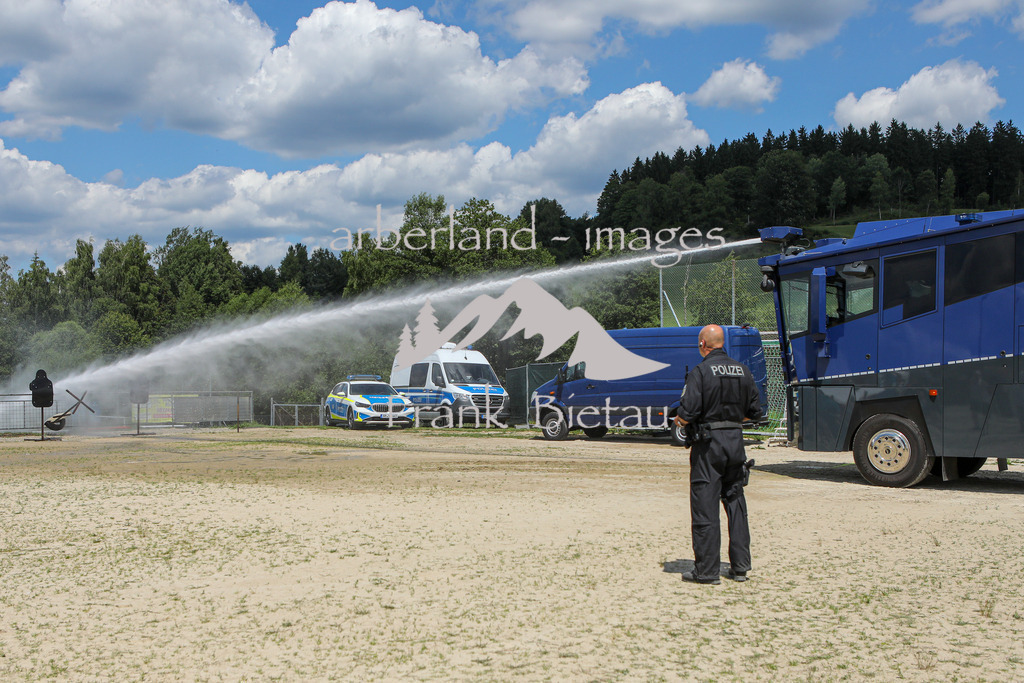OE7A0105 | Vorführung des Wasserwerfer der Bundespolizei