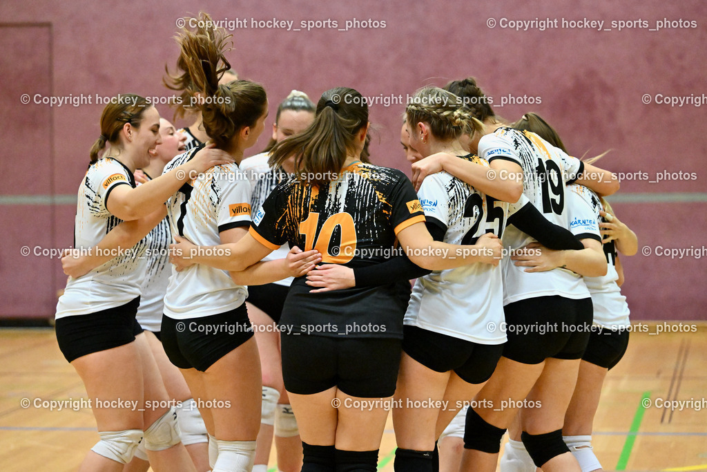 ASKÖ Volley Eagles Villach vs. TI- Schu Staudinger Volley 22.3.2024 | Jubel Mannschaft ASKÖ Eagles Volley, #7 Nada FANIC Villach ASKÖ Volley, #10 Laura CANAL Villach ASKÖ Volley, #25 Chiara SCHULER Villach ASKÖ Volley, #19 Stefanie RABENSTEINER Villach ASKÖ Volley, ASKÖ Volley Eagles Villach vs. TI- Schu Staudinger Volley 22.3.2024, ASKÖ Volley Eagles Villach vs. TI- Schu Staudinger Volley am 22.03.2024 in Villach (Ballspielhalle Lind), Austria, (Photo by Bernd Stefan)