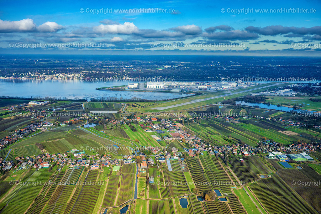 Hamburg_Neuenfelde_Airbus_Finkenwerder_ELS_3275040223 | NEUENFELDE 04.02.2023 Strukturen auf landwirtschaftlichen Feldern in Neuenfelde im Bundesland Hamburg, Deutschland. // Structures on agricultural fields in Neuenfelde in the state Hamburg, Germany. Foto: Martin Elsen