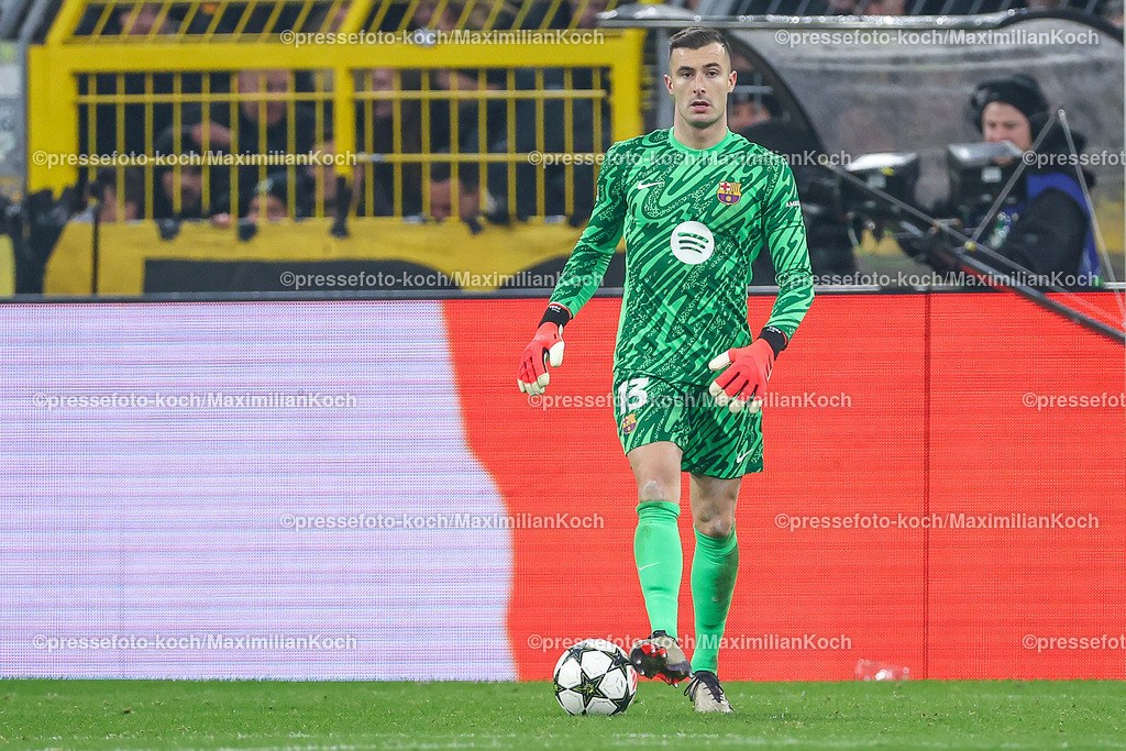 UCL11122402182 | 11.12.2024, UEFA Champions League, Borussia Dortmund - FC Barcelona, 8. Spieltag, Signal Iduna Park, Saison 2024 2025: Inaki Pena (Barca #13)
