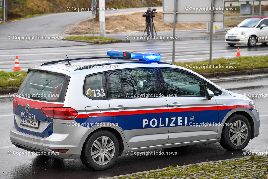 Polizeieinsatz Mordversuch_ Polizei_ Leonding_ 09.01.2023-17 | 09.01.2023, Polizeieinsatz Leonding, AUT, im Bild, Polizeieinsatz Mordversuch, Polizei, Fahndung, Tatort, Polizeifahrzeug, Verkehr