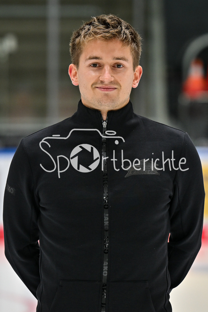 Augsburger Panther 2025/26 | im Bild Sebatian LINDERMAYR - Physiotherapie / Einzelfoto / Freisteller / Media Day Augsburger Panther: Curt-Frenzel Stadion am 06.08.2025