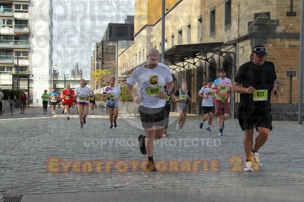 250920_1459_EV4_7778 | Sportfotografie im Rhein-Sieg Kreis, Köln, Bonn, NRW, Rheinland Pfalz, Hessen, etc. Unser Tätigkeitsfeld umfasst den Laufsport vom Volkslauf über den Marathon, Duathlon, Triathon bis zum Ultralauf wie Kölnpfad Ultra oder Schindertrail.