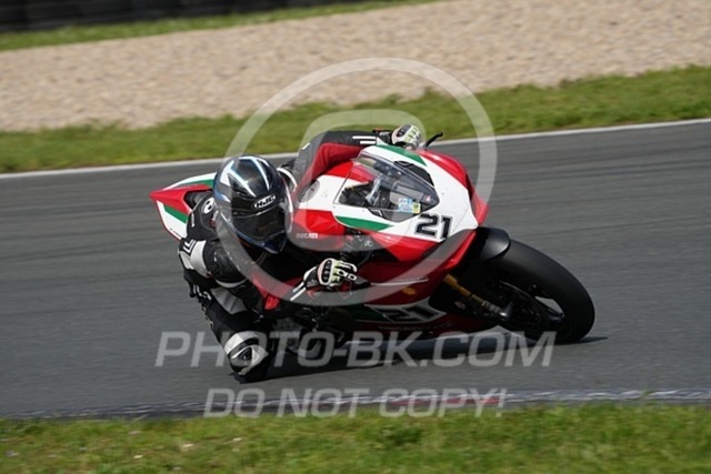 2024_06_21_PBK_14178 | Sportfotografie; SlowMotion; Video; Rennstrecke; Hafeneger; Speer; Racing; RSE; BMW; CBO; Trackday; Motorsportarena; Hockenheimring; Brno; Most; Barcelona; Valencia