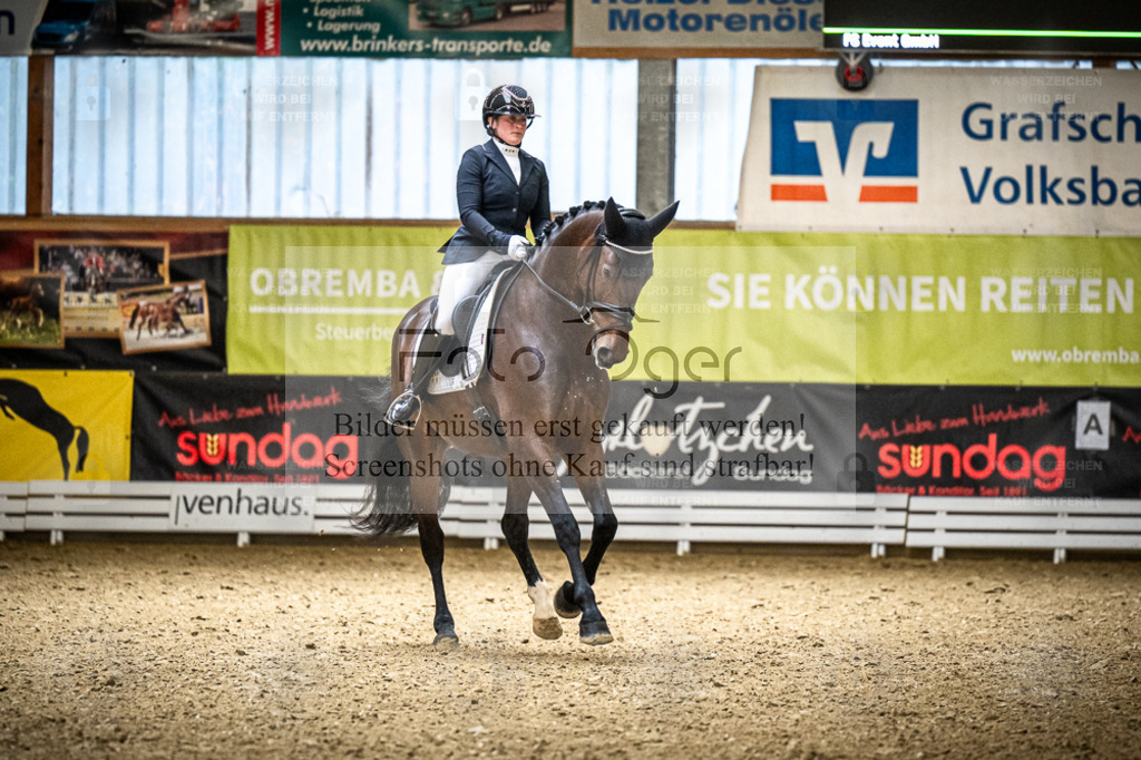 DOS_0104 | Entdecke hochwertige Reitturnierfotos von Foto Oger. Professionell, emotional und authentisch – jetzt Lieblingsmomente im Shop bestellen. - Realisiert mit Pictrs.com