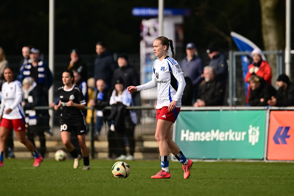 Fußball I Frauen I Saison 2024-2025 I 2. Bundesliga I 19. Spieltag I Hamburger SV - SV 67 Weinberg | Der Sportfotograf. - Realisiert mit Pictrs.com