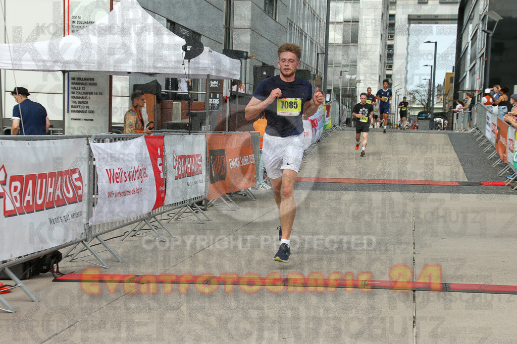 250920_1324_EX1_4340 | Sportfotografie im Rhein-Sieg Kreis, Köln, Bonn, NRW, Rheinland Pfalz, Hessen, etc. Unser Tätigkeitsfeld umfasst den Laufsport vom Volkslauf über den Marathon, Duathlon, Triathon bis zum Ultralauf wie Kölnpfad Ultra oder Schindertrail.
