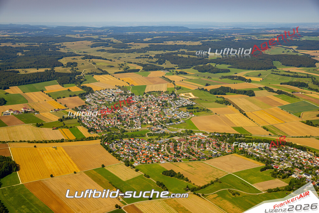 Das Luftbild zeigt :  Heroldstatt - Die Luftaufnahme wurde 2024 vom UL-Flugzeug aus erstellt ( keine Drohne ) - Hochauflösende Luftaufnahme - Für grossformatige Ausdrucke geeignet. Die Geschenkidee !Mit Lizenz und Bildrechte bestellbar