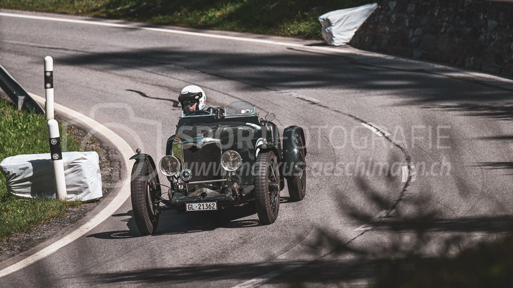 19. Arosa ClassicCar 2023 - 2. September 2023 | 19. Arosa ClassicCar 2023
Arosa, Schweiz
Zarnitz Meinolf aus Elm mit der Startnummer 115 in einem Riley 12/4, Jahrgang 1932, in der Klasse Alpine Performance.
@arosaclassiccar, @arosa.official, #arosaclassiccar, #arosa, #76curves, #classiccar
Bild: Sportfotografie Markus Aeschimann | www.markus-aeschimann.ch - Realisiert mit Pictrs.com